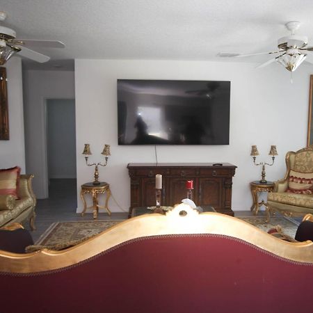 A Beautiful Queen Bedroom 奥兰多 外观 照片