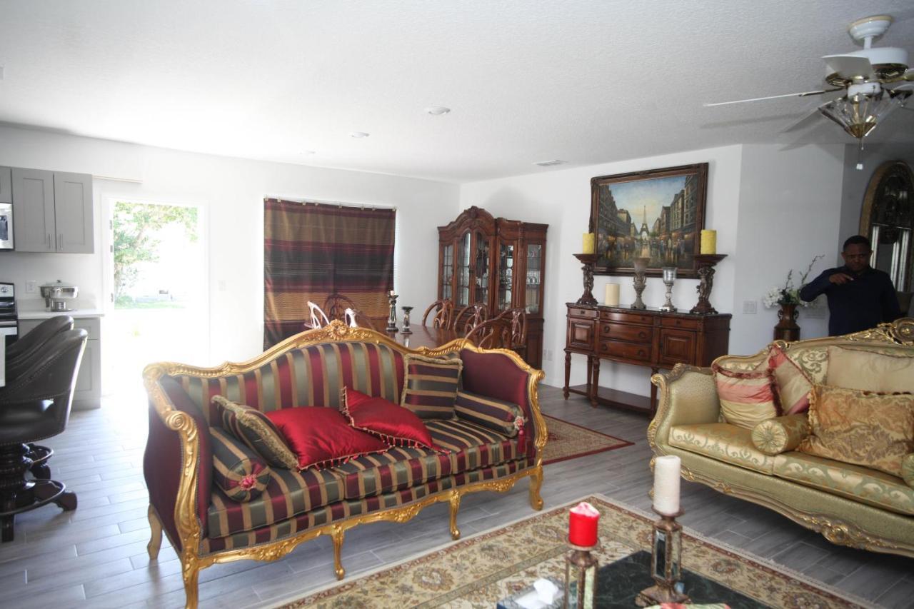 A Beautiful Queen Bedroom 奥兰多 外观 照片