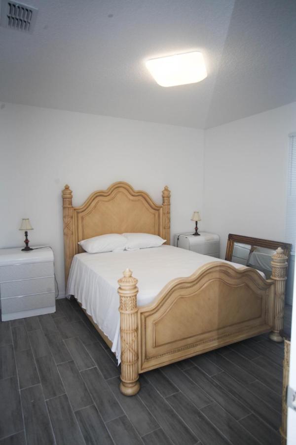 A Beautiful Queen Bedroom 奥兰多 外观 照片